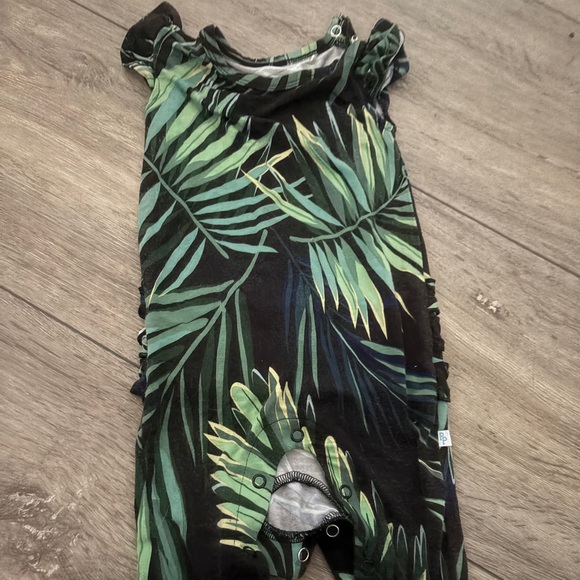 Posh peanut 3-6 romper - Picture 1 of 2